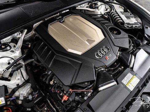 Used 2022 Audi RS 6 w/ Executive Package image 5