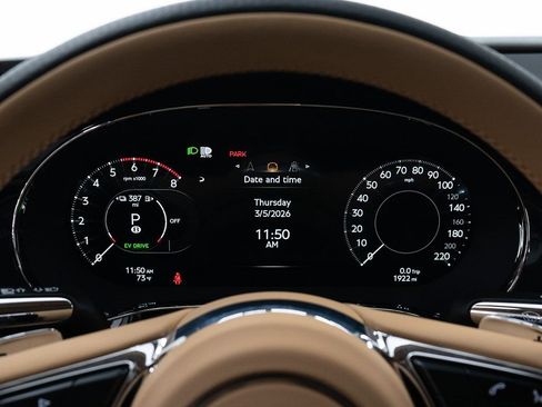 Used 2025 Bentley Flying Spur Mulliner image 39