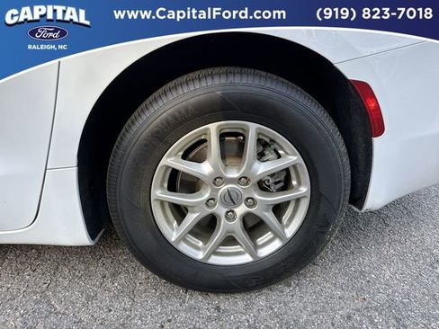 Used 2024 Chrysler Voyager LX image 13