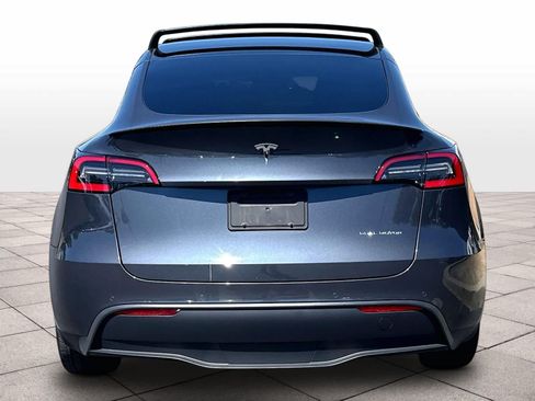 Used 2021 Tesla Model Y Long Range AWD/4WD image 8