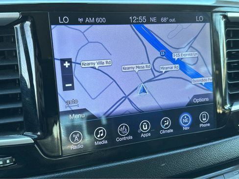 Used 2017 Chrysler Pacifica Touring-L image 5