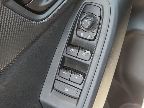 Used 2024 Subaru Crosstrek 2.0i image 17