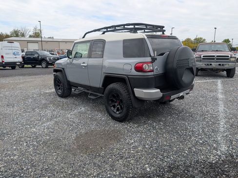 Used 2014 Toyota FJ Cruiser 4WD w/ Convenience Package image 4