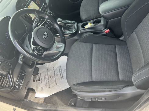 Used 2020 Kia Soul EX FWD image 16