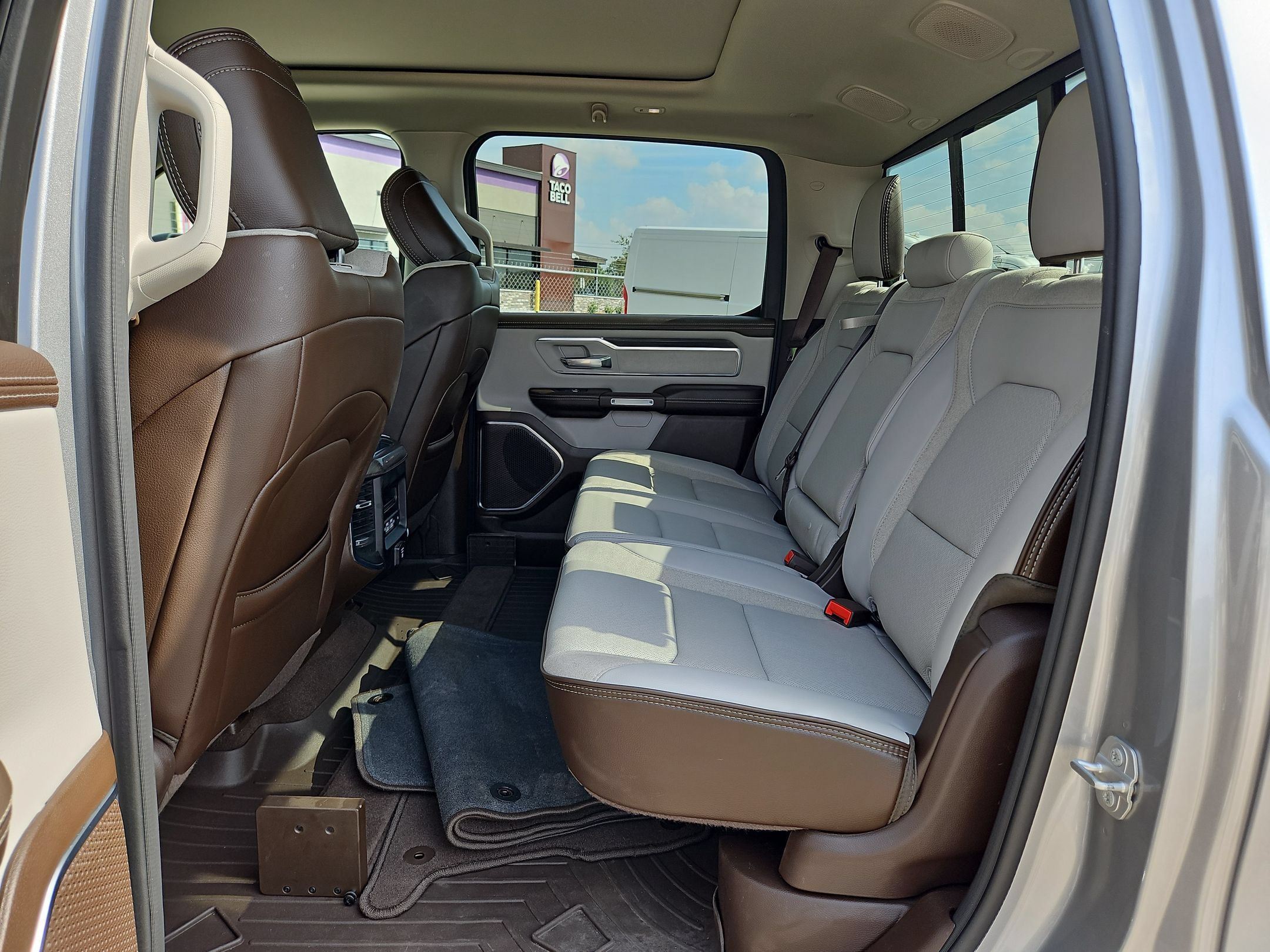 Used 2025 RAM 1500 Laramie w/ Laramie Southwest Edition AWD/4WD image 13