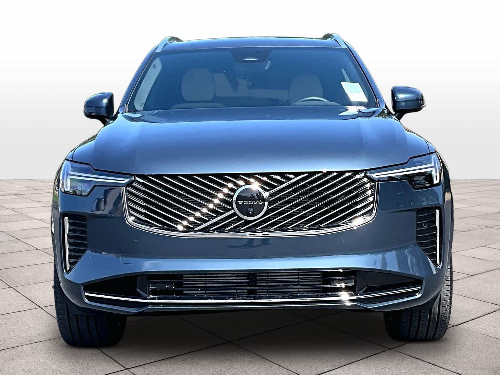 Used 2026 Volvo XC90 T8 Plus w/ Protection Package Premier AWD/4WD image 3