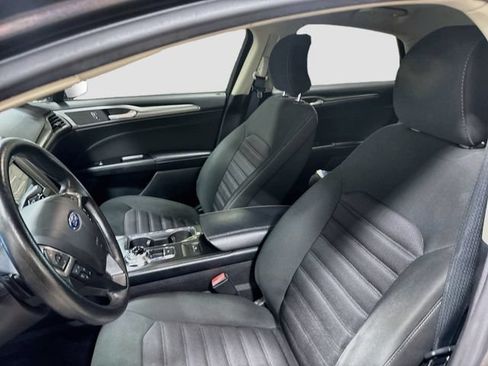 Used 2017 Ford Fusion SE w/ Fusion SE Technology Package FWD image 17