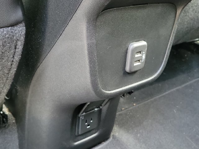 Used 2022 Chevrolet Equinox RS w/ RS Leather Package FWD image 23