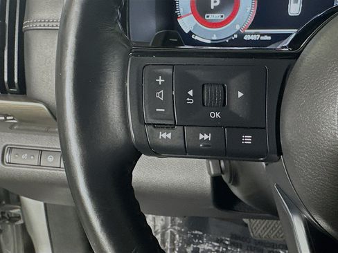 Used 2024 Nissan Pathfinder Platinum w/ Cargo Package AWD/4WD image 16