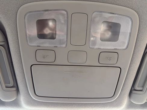 Used 2010 Hyundai Accent GLS w/ Premium Pkg 4 image 21