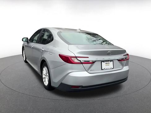 Used 2025 Toyota Camry LE image 11