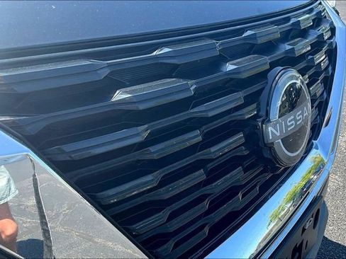 Used 2023 Nissan Rogue S AWD/4WD image 32