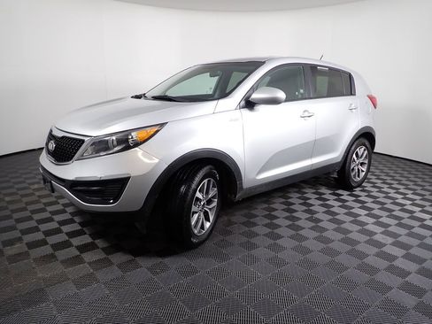 Used 2014 Kia Sportage LX image 9