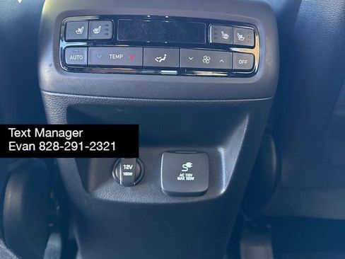 Used 2023 Hyundai Palisade Calligraphy image 14