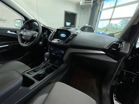 Used 2017 Ford Escape SE w/ Equipment Group 201A FWD image 27