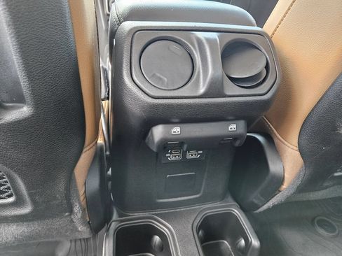 Used 2022 Jeep Gladiator Rubicon w/ Dual Top Group AWD/4WD image 21