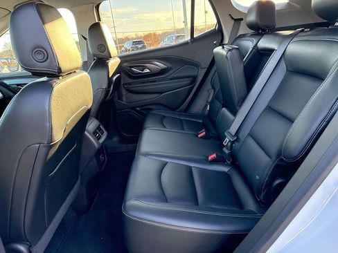 Certified 2024 GMC Terrain SLT image 21