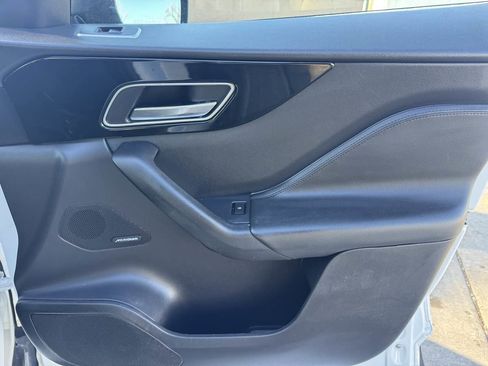 Used 2020 Jaguar F-PACE Premium image 23