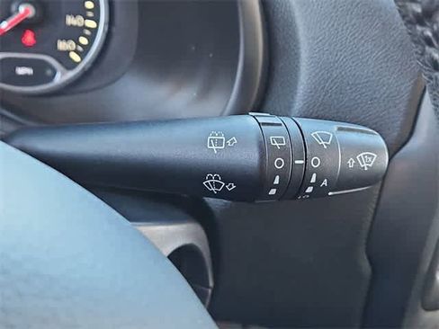 Used 2018 Jeep Renegade Altitude w/ Advanced Technology Group image 25