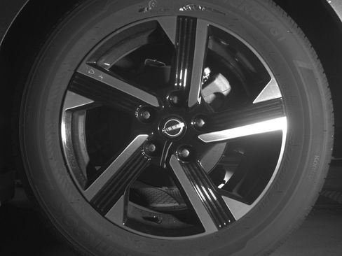 Used 2025 Nissan Sentra SV image 14