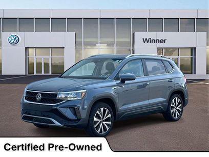 Certified 2023 Volkswagen Taos SE w/ Panoramic Sunroof Package
