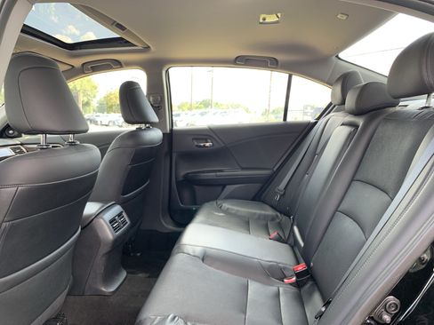 Used 2017 Honda Accord EX-L image 32
