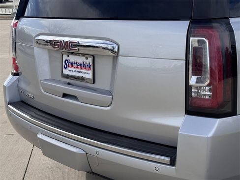 Used 2018 GMC Yukon Denali w/ Denali Ultimate Package image 6