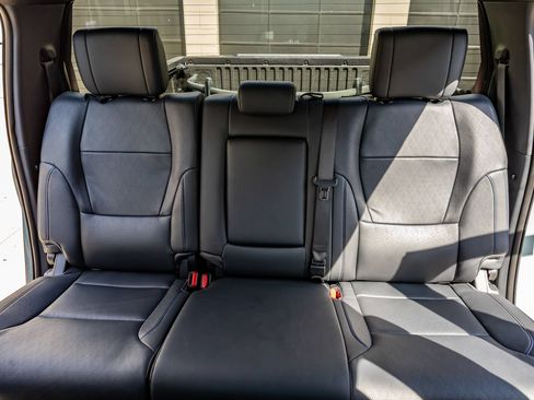 Used 2025 Toyota Tundra Platinum AWD/4WD image 37