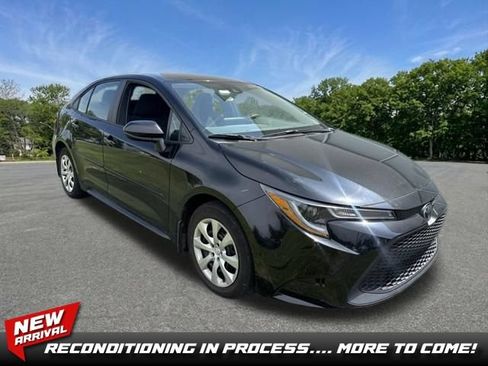 Used 2022 Toyota Corolla LE FWD image 1