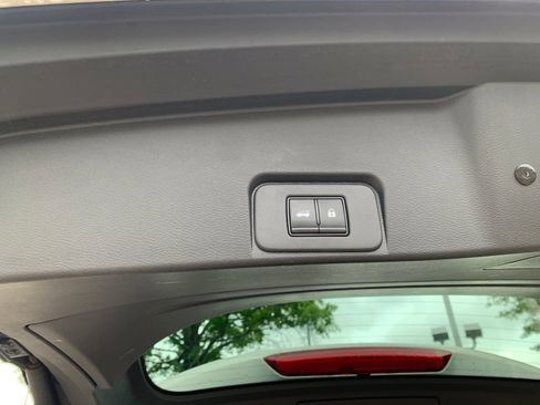 Used 2023 Nissan Rogue SL FWD image 8