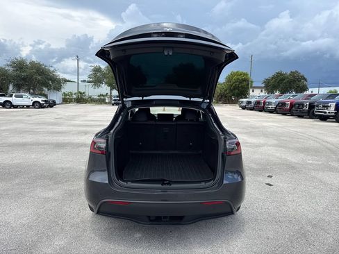 Used 2025 Tesla Model Y Long Range AWD/4WD image 27