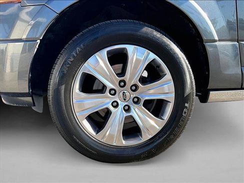 Used 2016 Ford Expedition Platinum RWD image 10