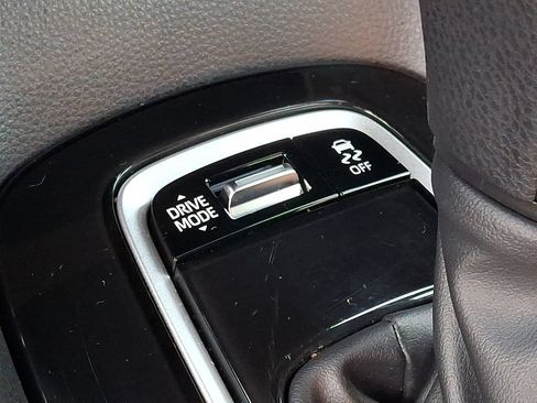 Certified 2025 Toyota Corolla SE w/ Convenience Package FWD image 28