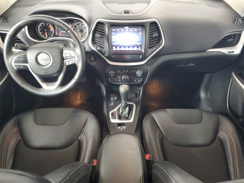 Used 2018 Jeep Cherokee Latitude Plus w/ Comfort/Convenience Group image 13