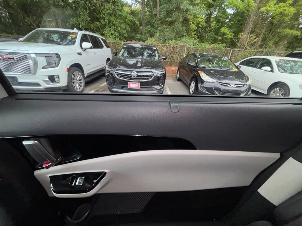 Used 2024 Kia Carnival EX FWD image 23