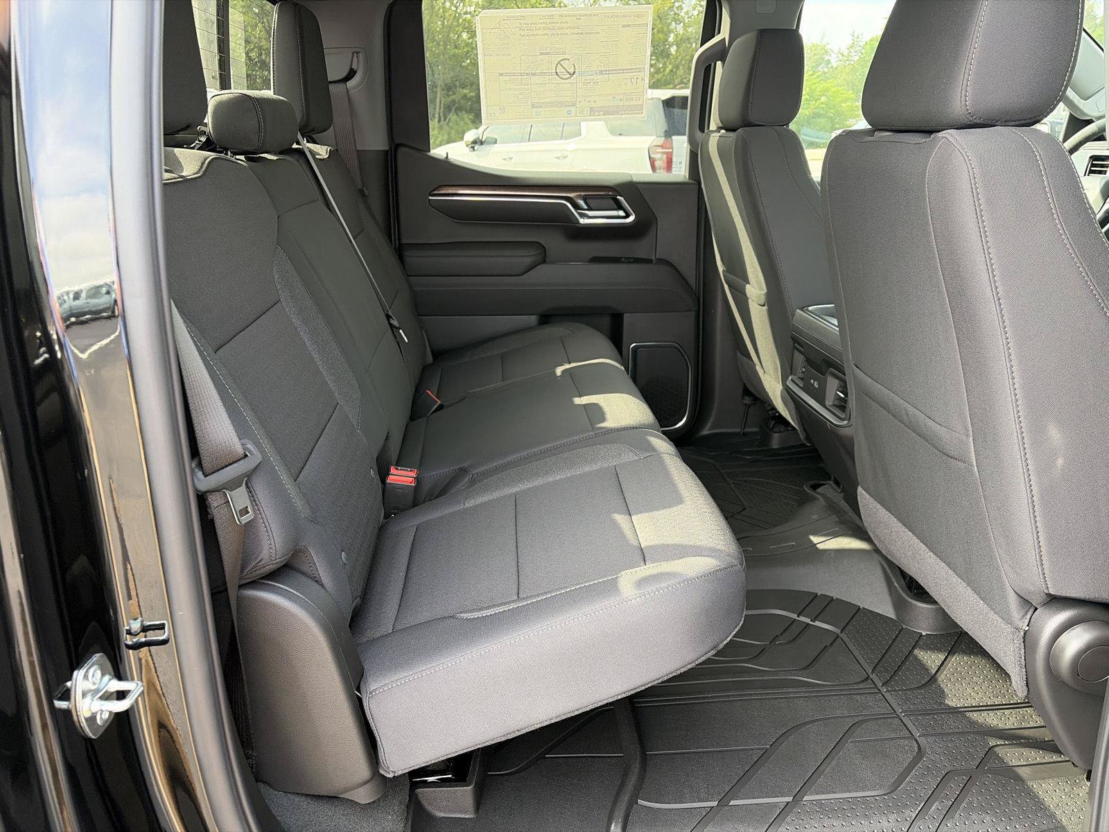 New 2026 Chevrolet Silverado 1500 RST w/ Dark Appearance Package AWD/4WD image 16