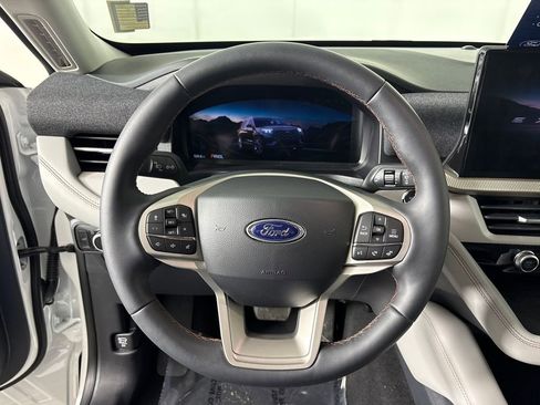 Certified 2025 Ford Explorer Active w/ Active Comfort Package image 17