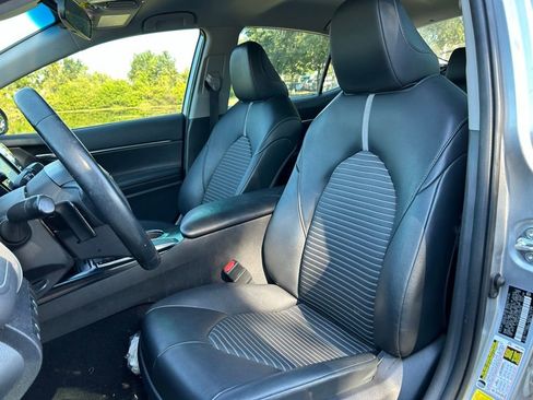 Used 2020 Toyota Camry SE image 14