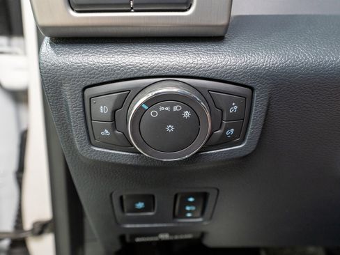 Used 2022 Ford F250 Platinum w/ FX4 Off-Road Package image 35