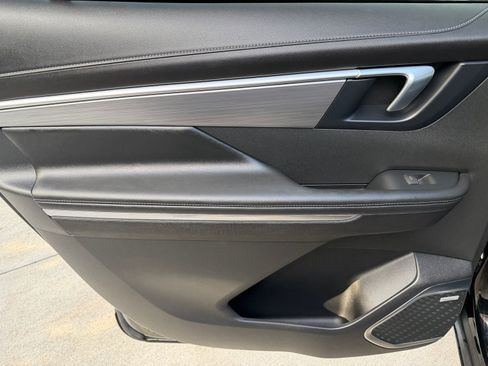 Used 2025 Buick Enclave Preferred w/ Power Package image 30