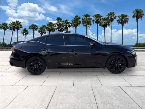 Used 2023 Nissan Maxima SR w/ Sport Mat Group image 9