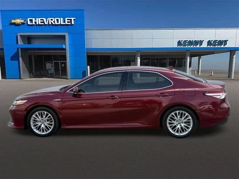 Used 2020 Toyota Camry XLE w/ Driver Assist Package FWD image 33