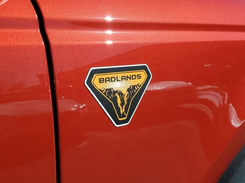 Used 2023 Ford Bronco Badlands AWD/4WD image 7