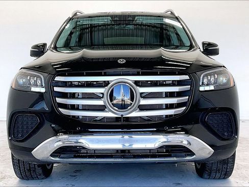 Used 2026 Mercedes-Benz GLS 450 4MATIC image 3