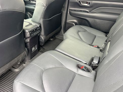 Certified 2026 Toyota Grand Highlander AWD Hybrid image 12
