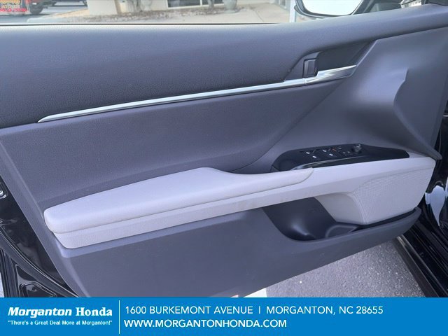 Used 2018 Toyota Camry SE w/ Moonroof Package FWD image 12