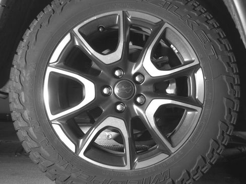 Used 2025 Jeep Compass Trailhawk image 15