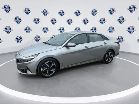 Used 2023 Hyundai Elantra Limited w/ Cargo Package image 4