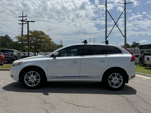Used 2016 Volvo XC60 T5 Premier w/ Proximity Package FWD image 2