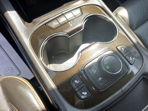 Used 2022 GMC Acadia AT4 AWD/4WD image 19